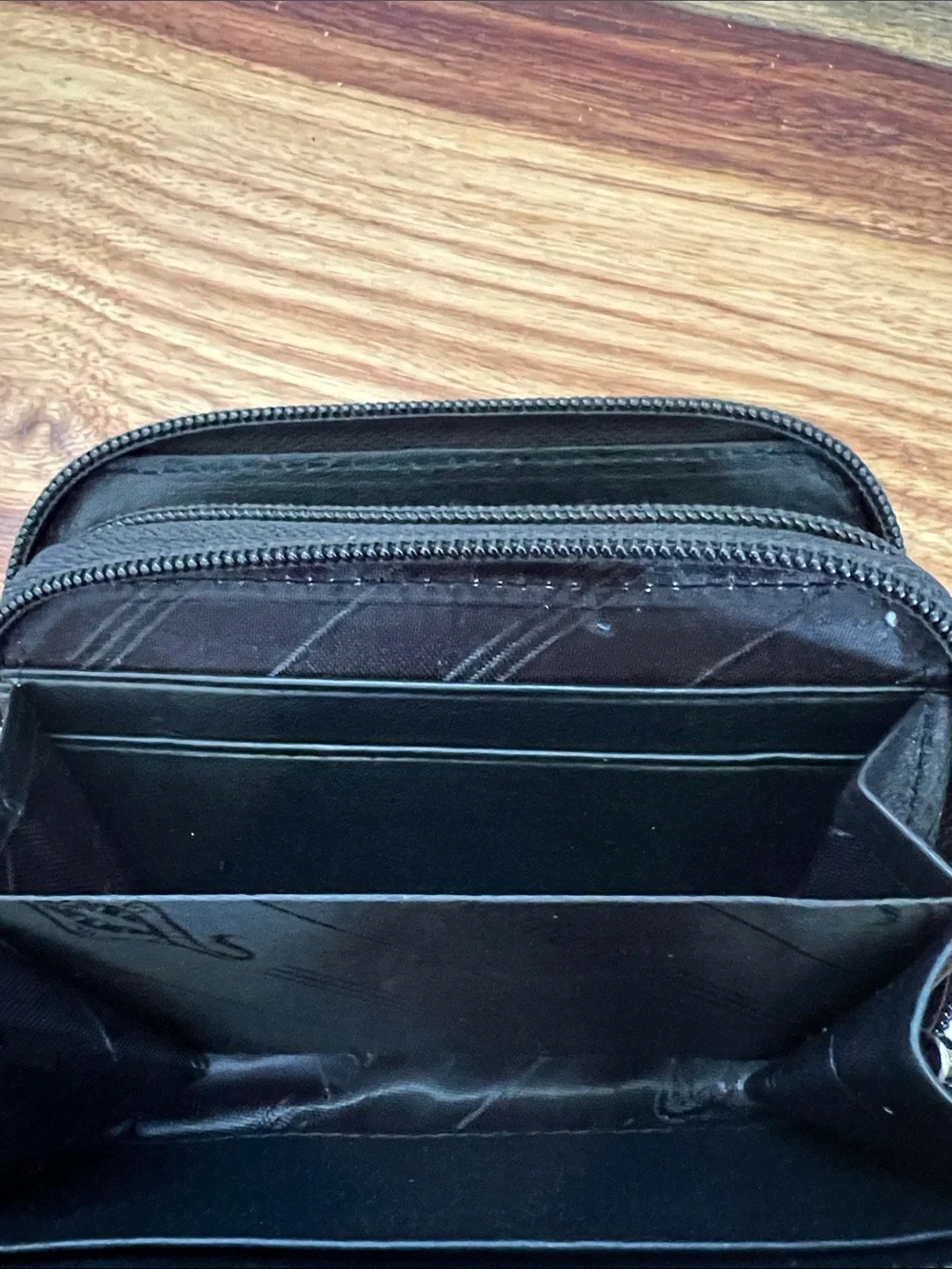 Amphorn Genuine Stingray Leather Black Zip Wristlet Wallet
